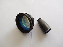 盛大激光 光學(xué)鏡片與核心配件，驅(qū)動(dòng)精密激光加工技術(shù)革新